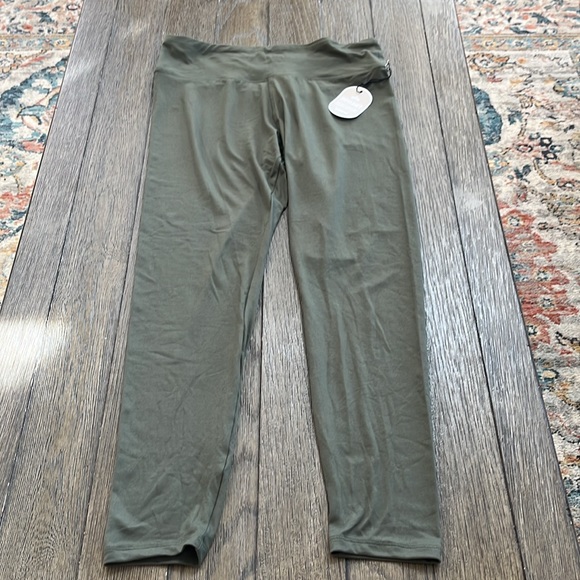 NWT Express One Eleven Crop Length Leggings Yoga Workout Pants Size M Petite - Picture 3 of 5